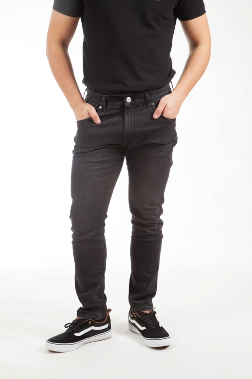 Spodnie Męskie Wrangler Larston Black Shadow W18SHT53K