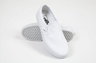 U Buty Classic Slip-on True White Vans VEYEW00