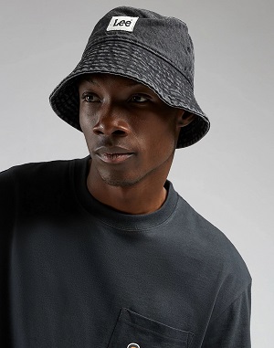 czarny bucket hat lee
